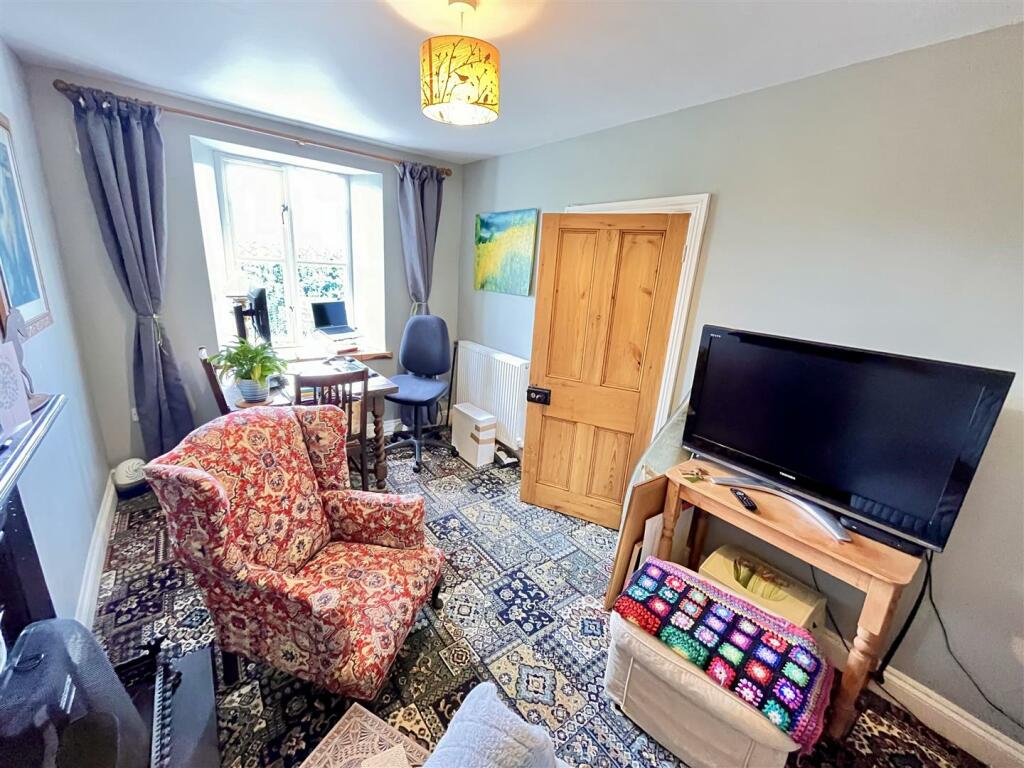 SITTING ROOM