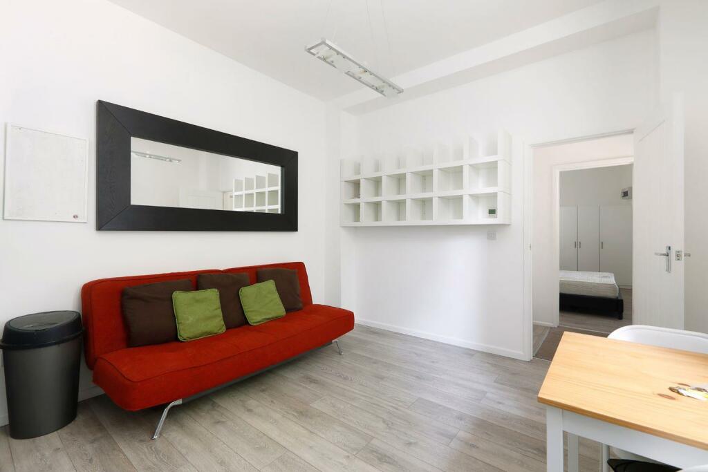 Lounge 2.jpeg
