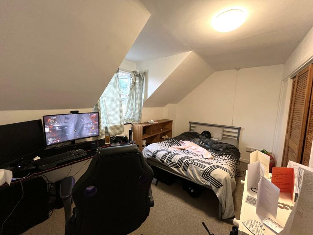 Bedroom 4.JPG