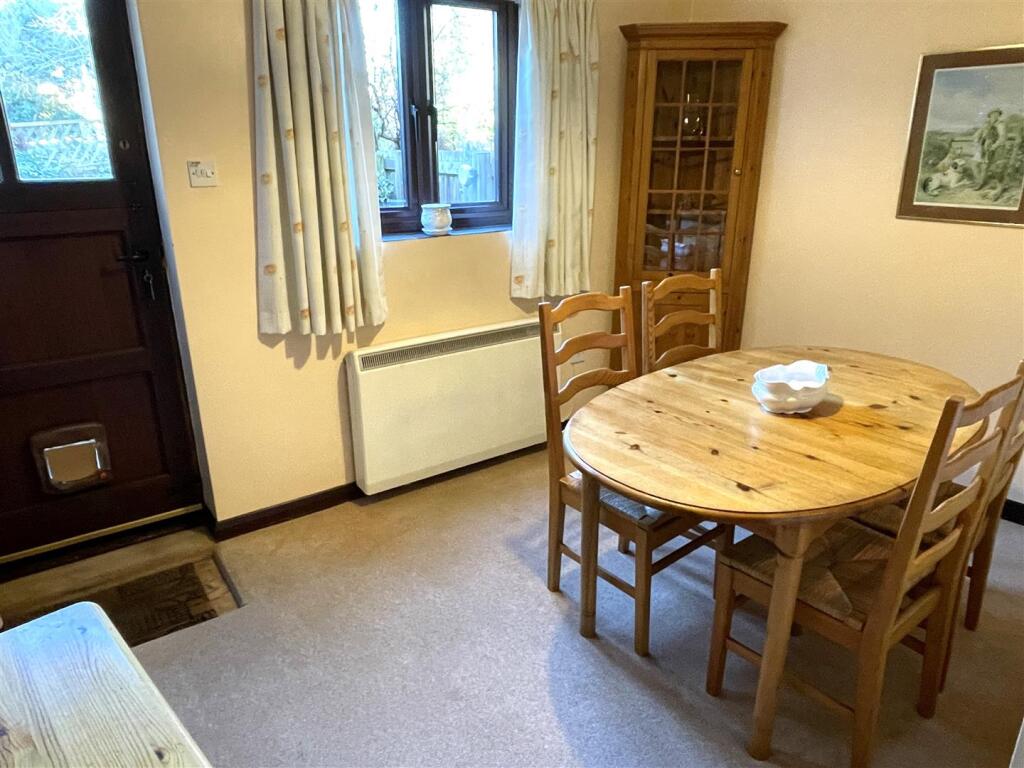 Dining area.JPG