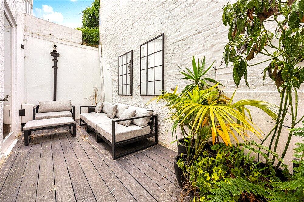 Palace Gardens Terrace, London, W8