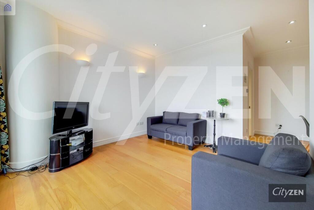 STUDIO SUITE LIVING AREA