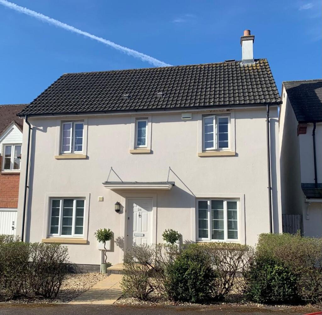 24 Lupin Way - front.jpg