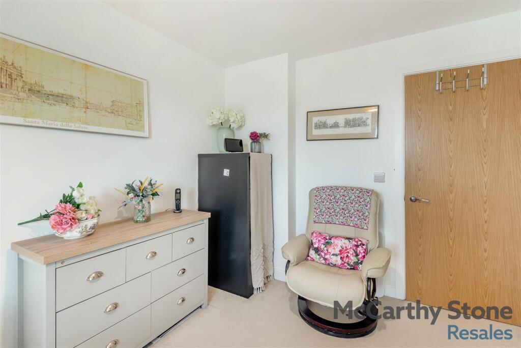 8671206-interior09.jpg