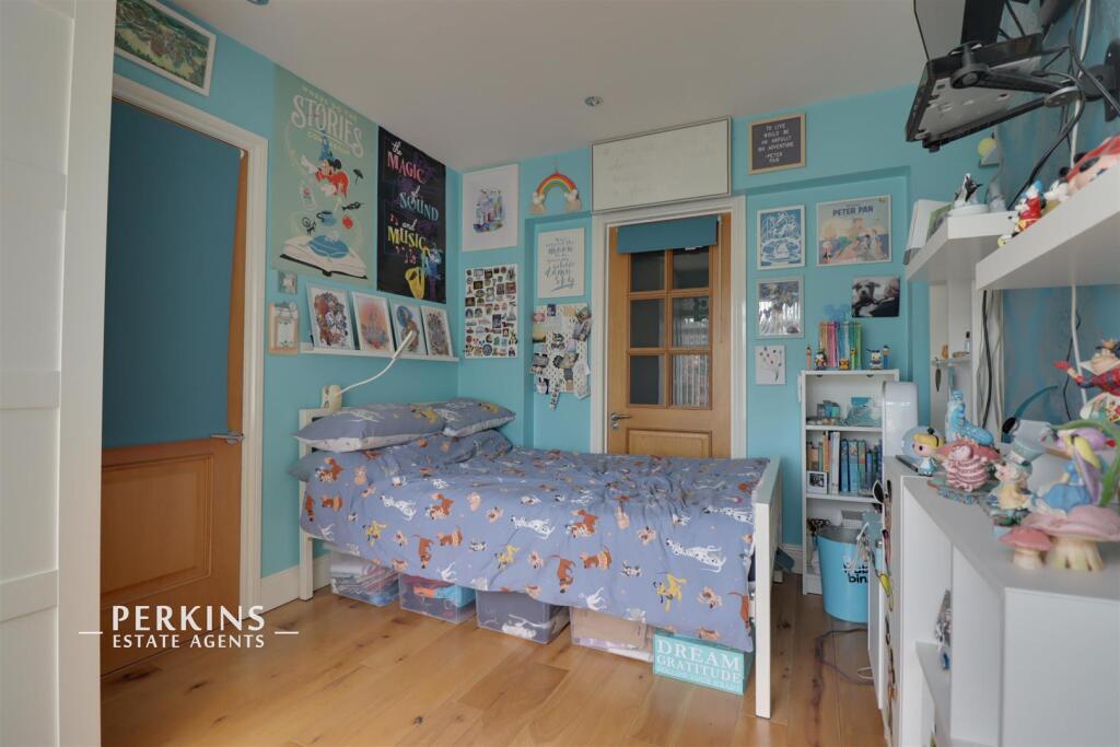 BED 5.jpg