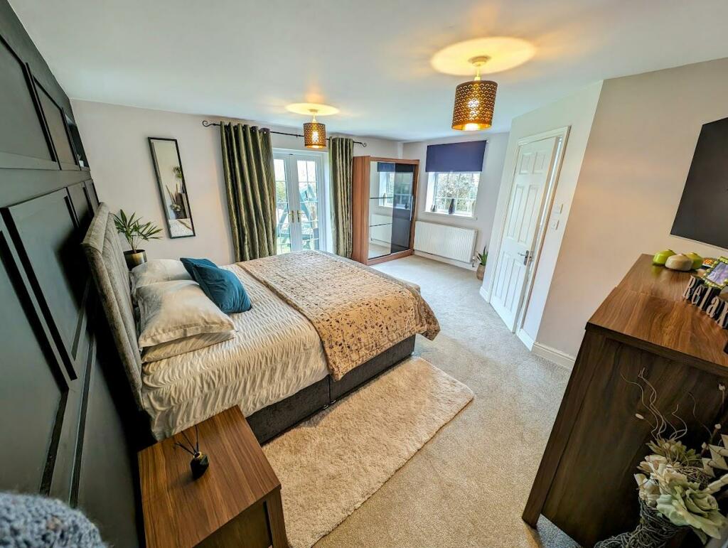 bed 1.jpg