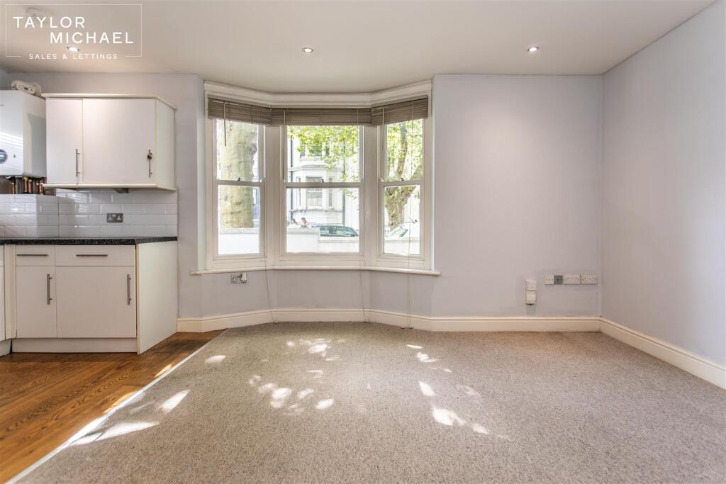 Kitchen / Living Room