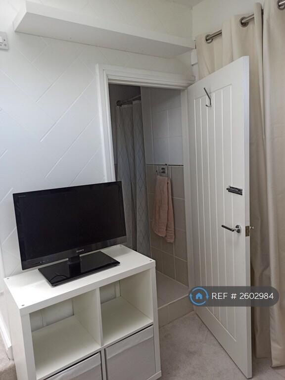 Entrance To En Suite Bedroom 3