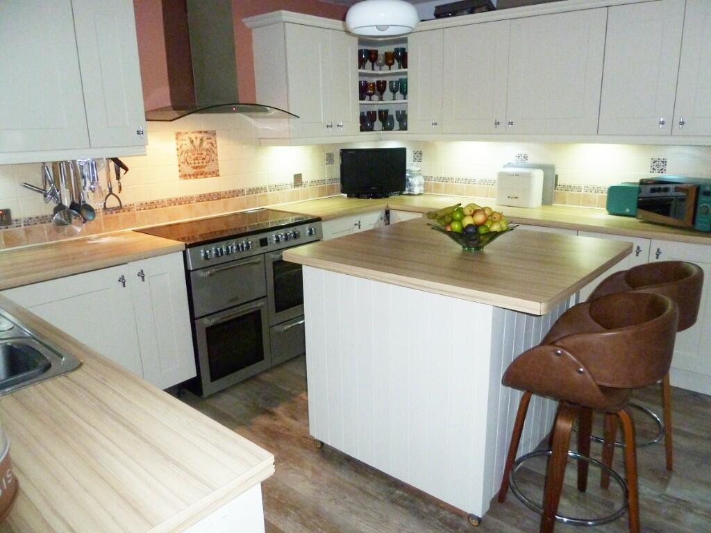Breakfast bar