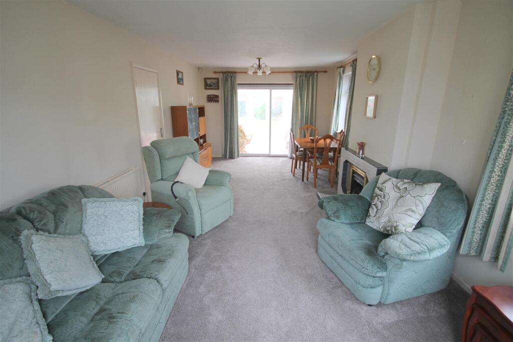 SA Lounge Dining.JPG