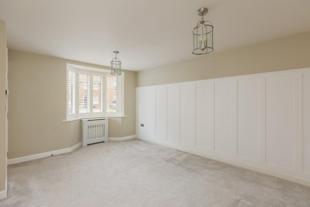 Waterside Court 6 Lounge-1