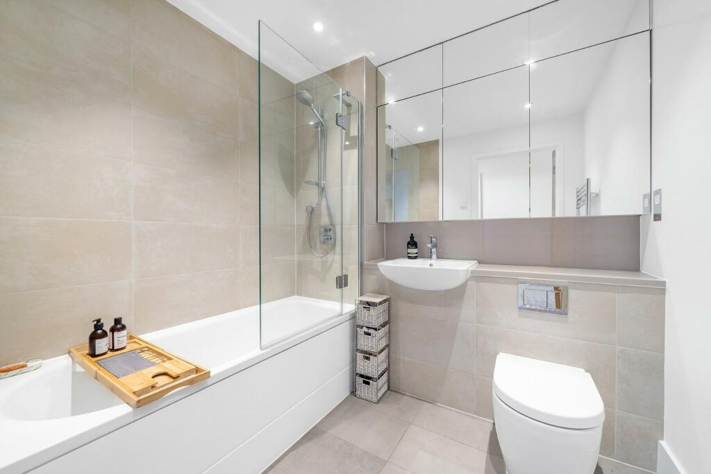 Bathroom.JPG