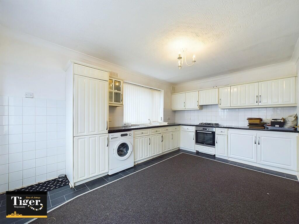 CAM02176G0-PR0356...