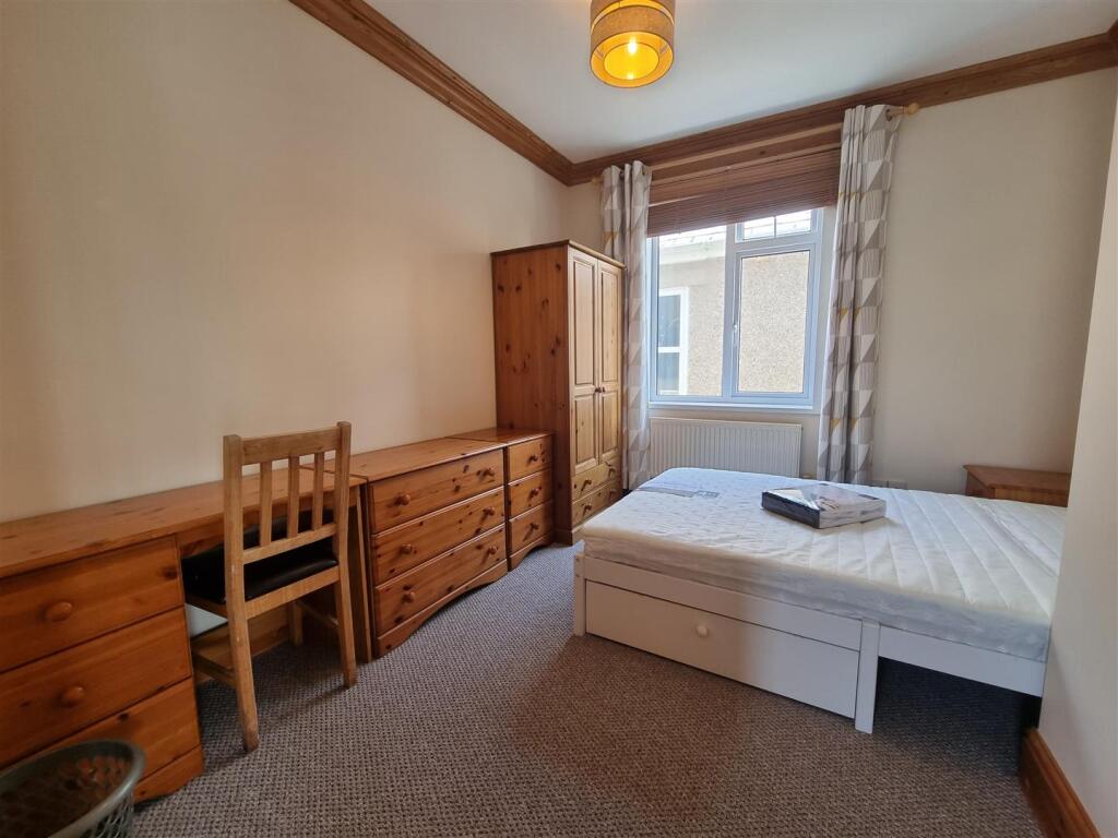 First Floor Middle Bedroom.jpg