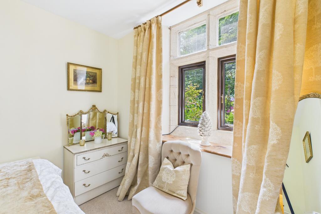 CAM04201G0-PR0099-STILL016