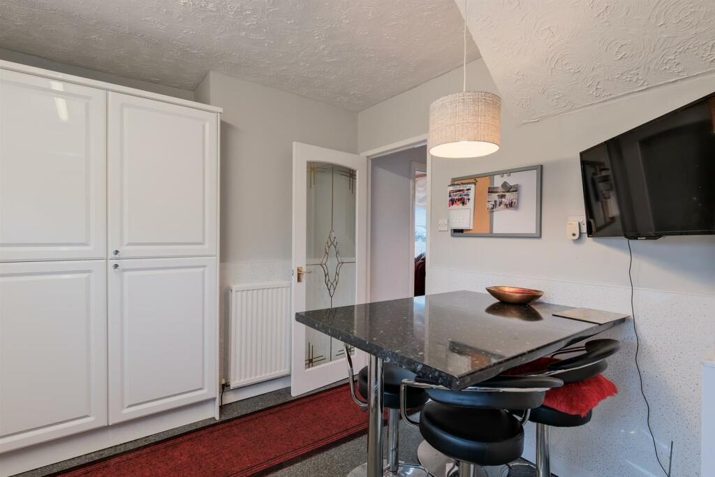 008-35 Greenfield Road, Carluke, ML85DA.jpg
