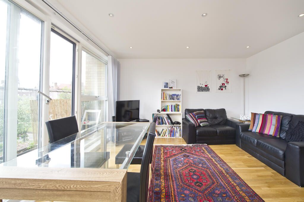 Lounge 2