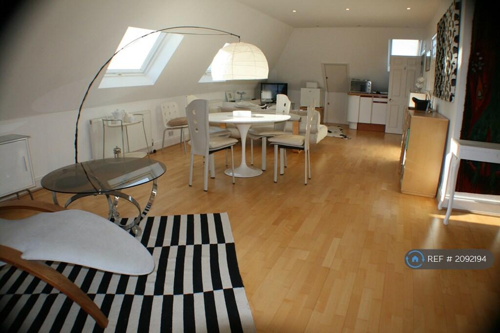 Dining/Working Area
