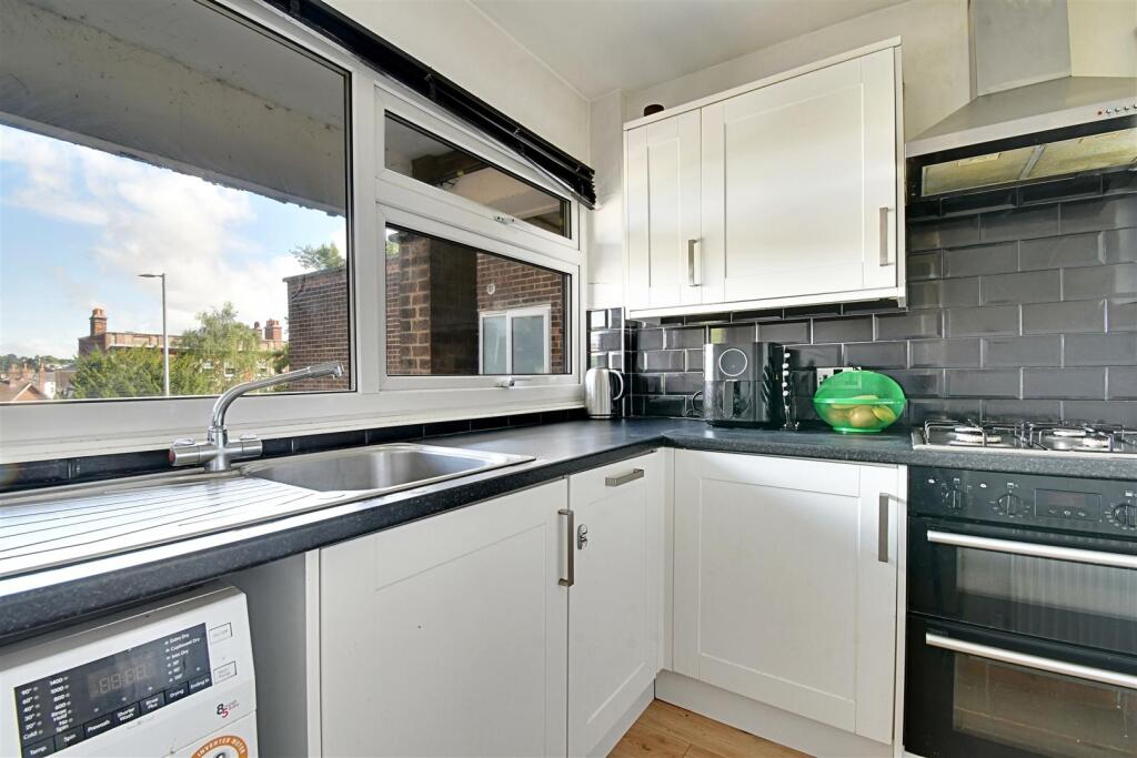 Kitchen 3.jpg