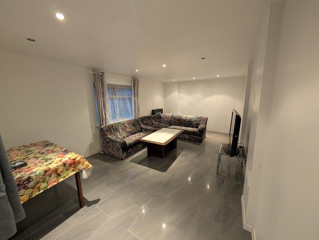 83 Hylion Road, West Knighton, Leicester, LE2 6JE