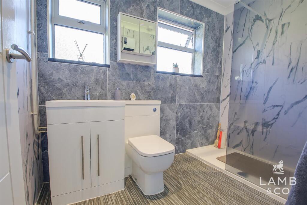 SHOWER ROOM
