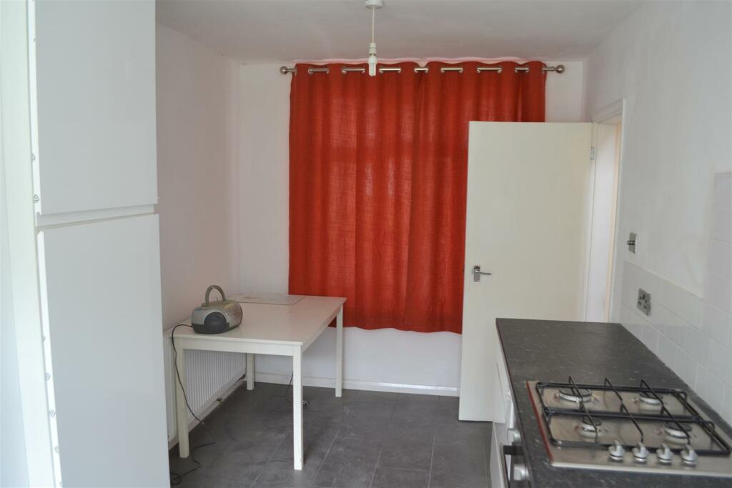 Kitchen 1.JPG