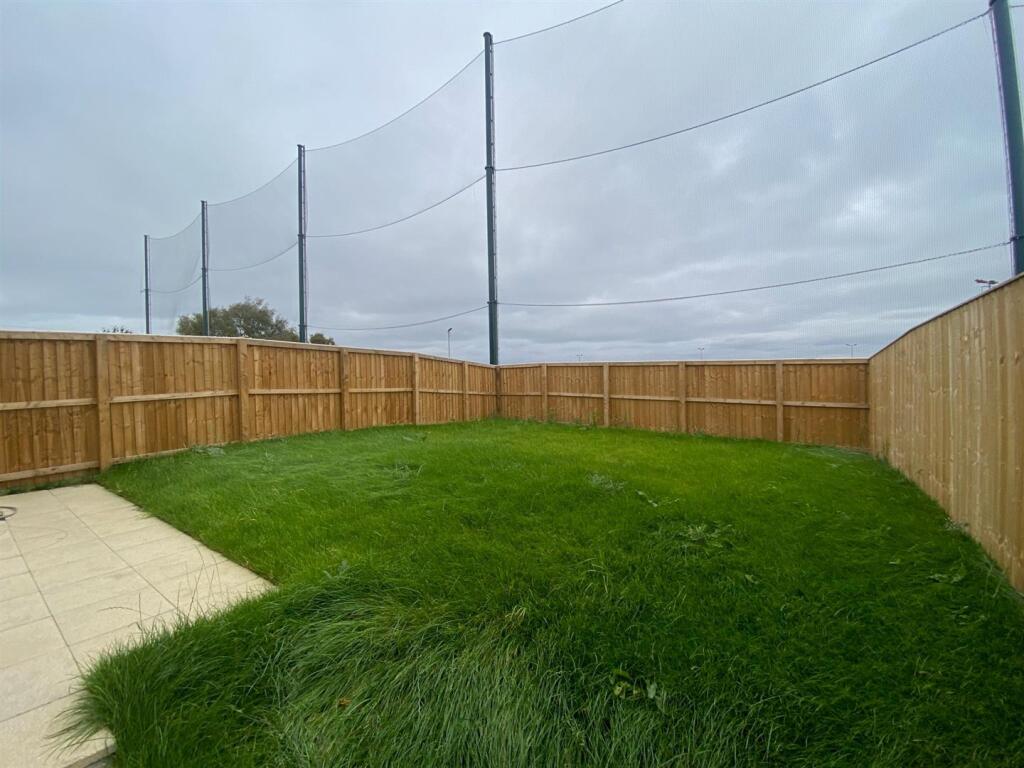 GARDEN 1.jpg