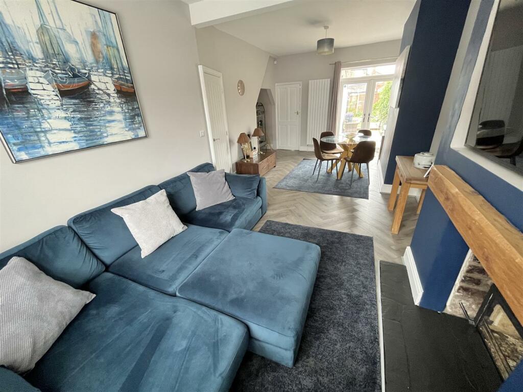 Lounge Aspect 2.jpg