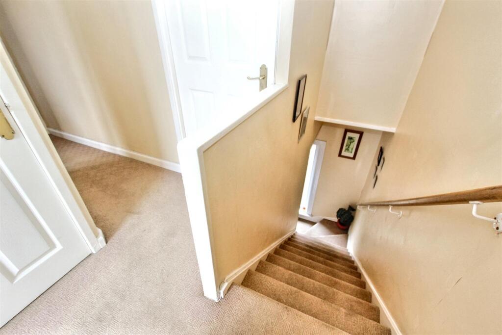 7- Upper Landing.jpg