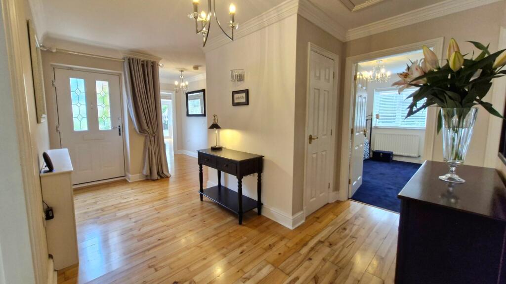 Bungalow - Entrance Hall