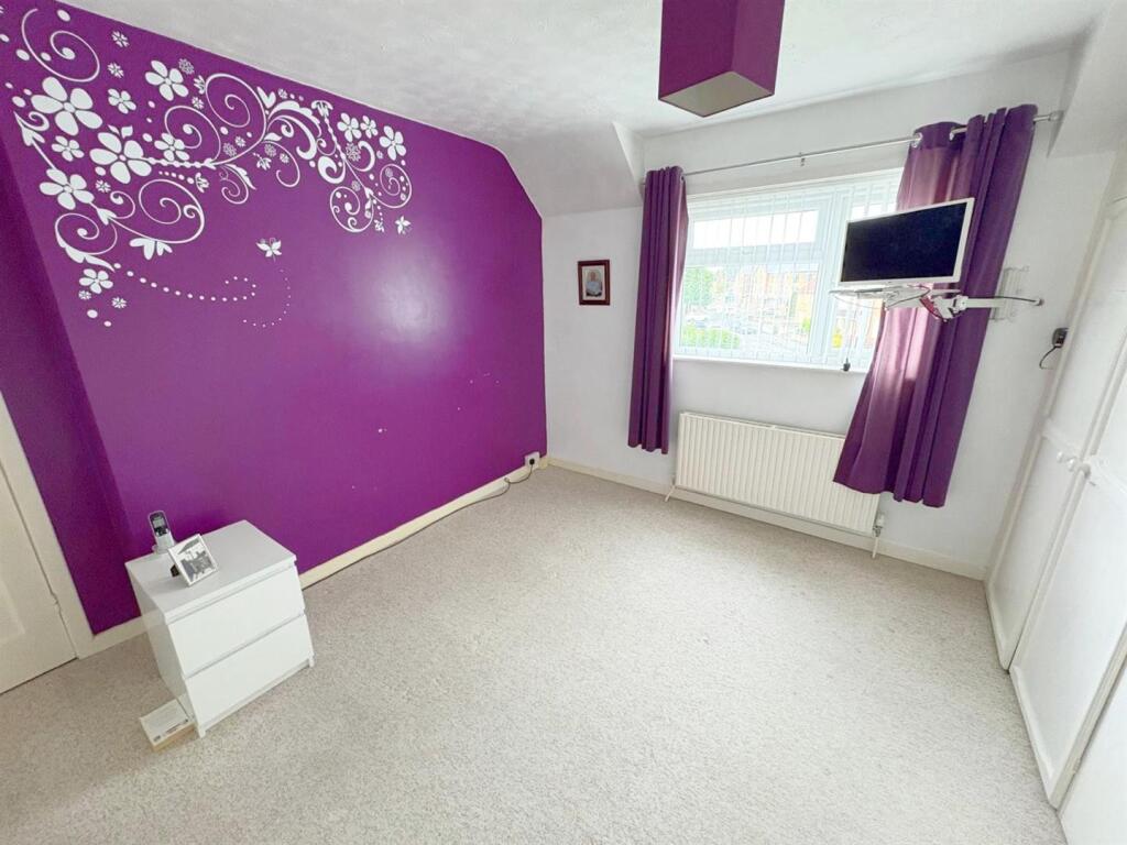 Bedroom One (1).jpg