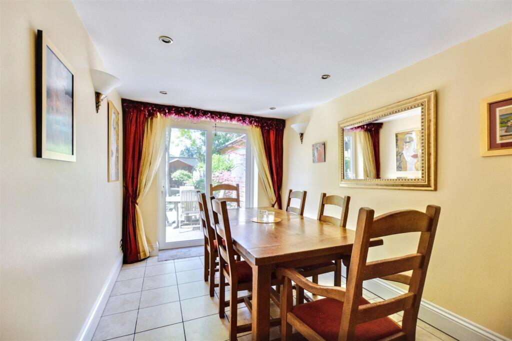 Dining Room_1.jpeg