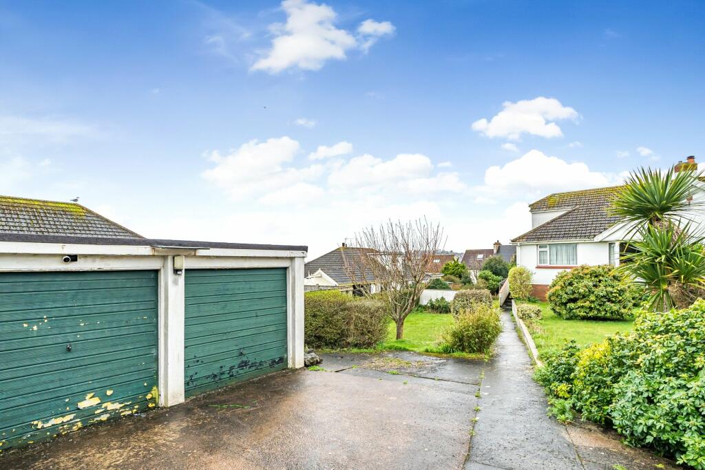 Double Garage/Garden