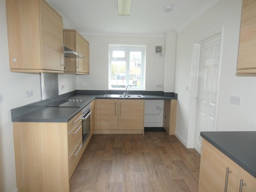 Pic 2 Kitchen.JPG