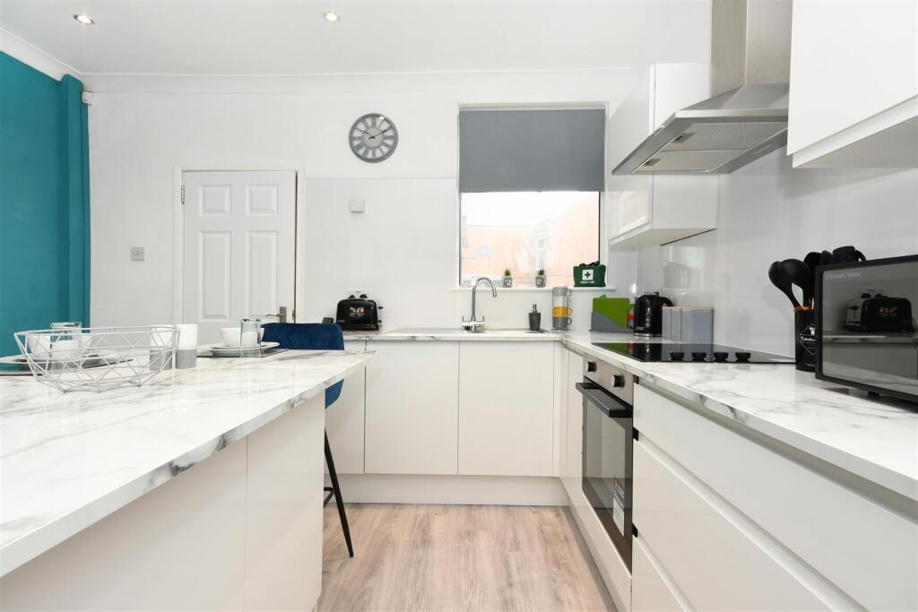 24 Holme Road-13.jpg