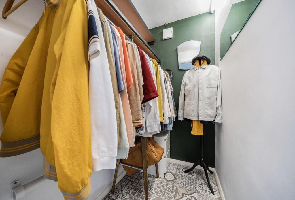 1358399-10-68dbd4...