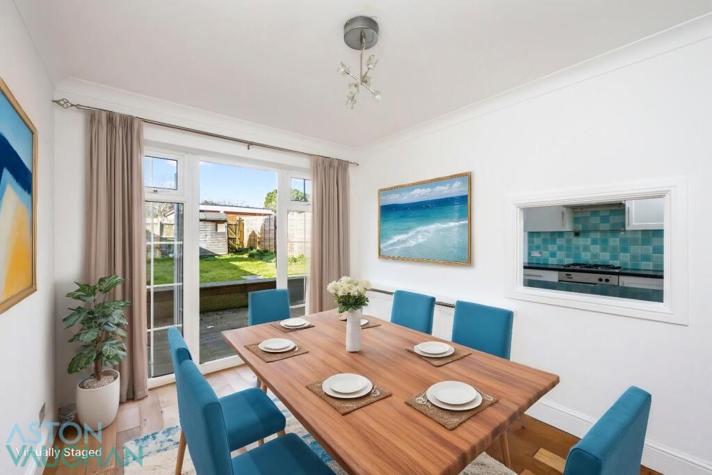 The-Martlet-18-010 - Dining Room - Standard - 1 (1