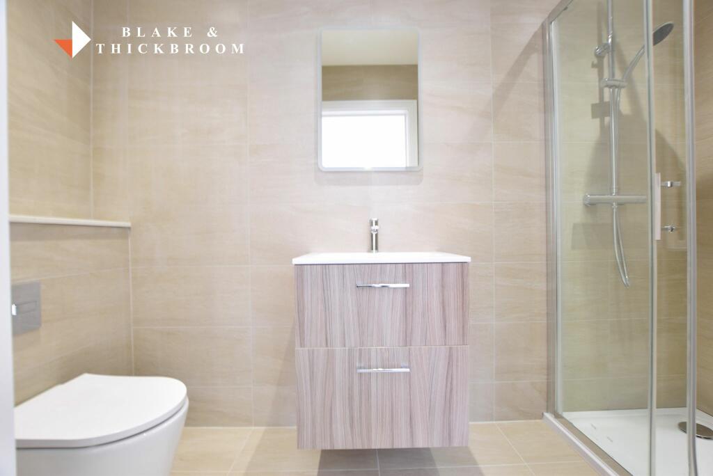 ENSUITE SHOWER ROOM