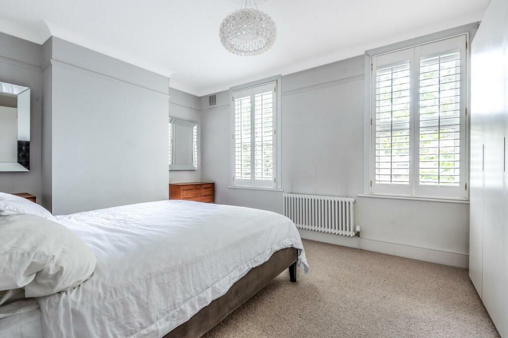 Bedroom 1.jpg