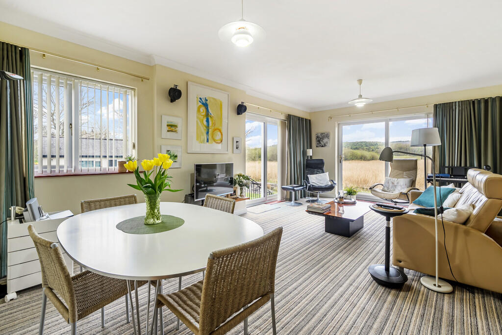 Living/Dining Roo...