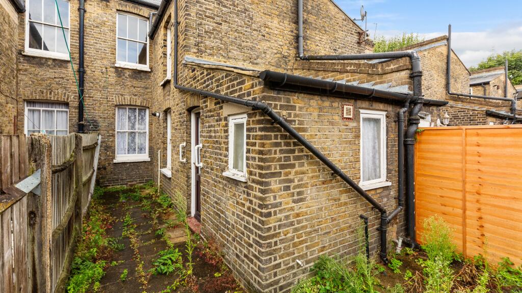 64 Sabine Road, Battersea, London, SW11 5LW