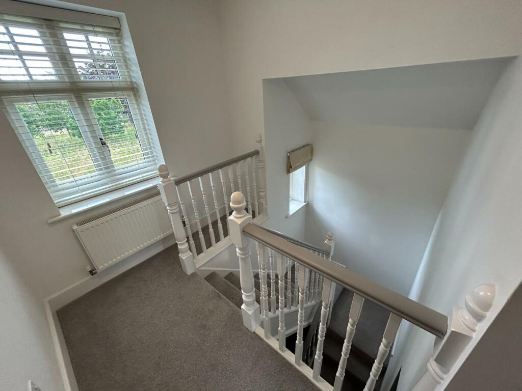 FIRST FLOOR LANDING