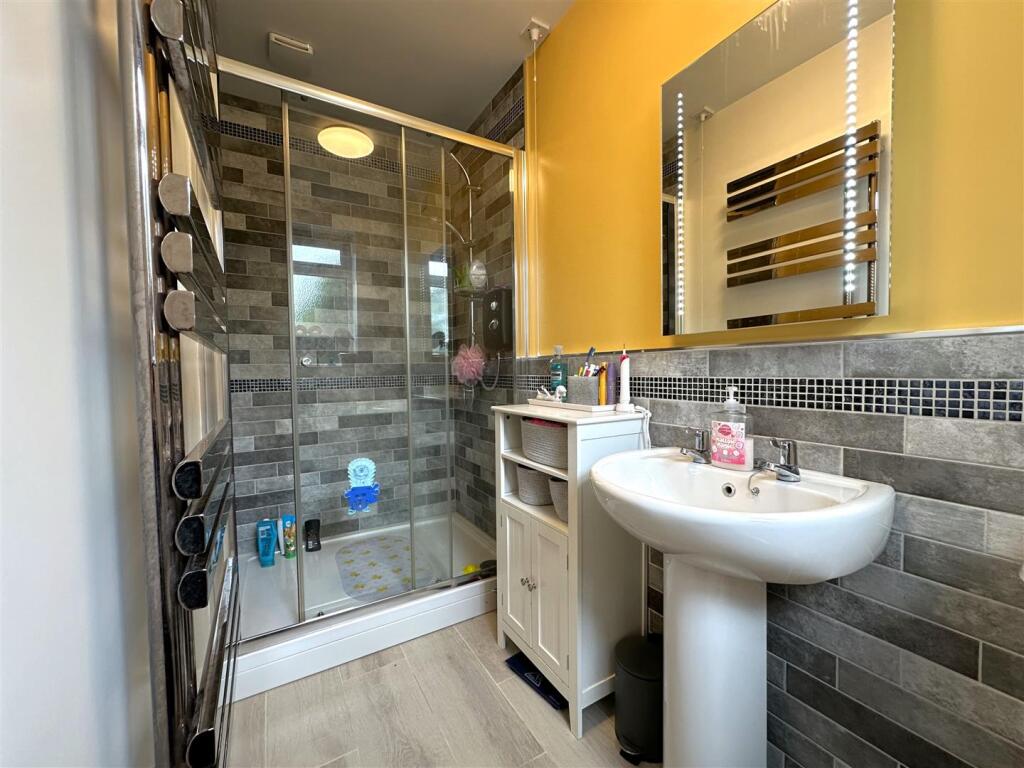 Ground Floor Shower Room 487