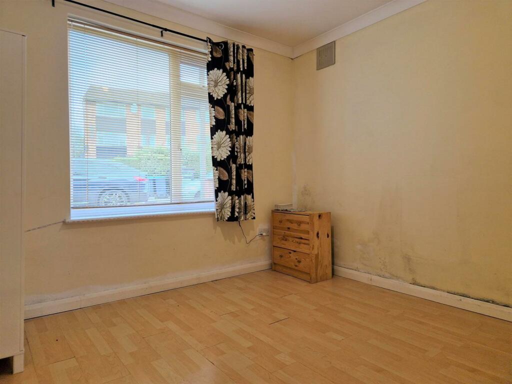 Bedroom 2.jpg