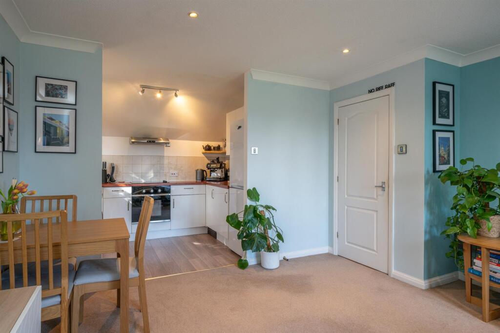 38-Brooklands-Court-9241.jpg