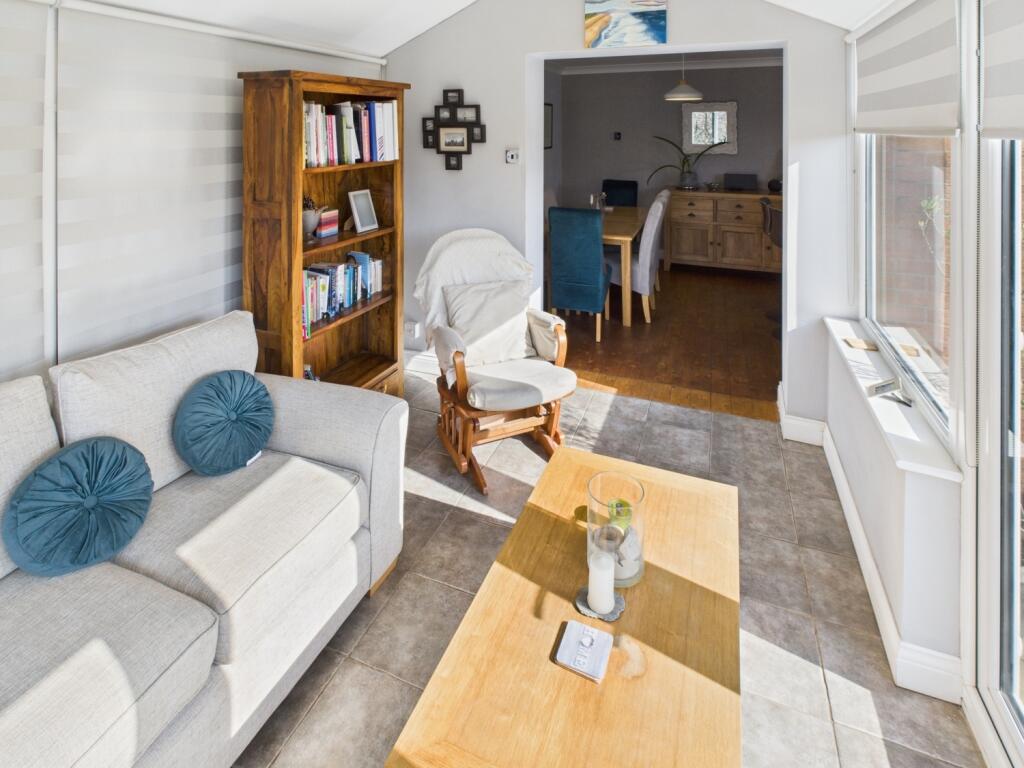 CAM04233G0-PR0017-STILL021 - Copy