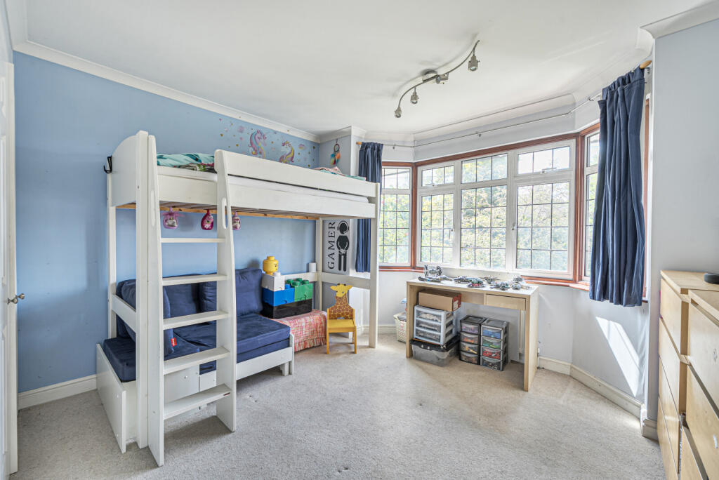 1348511-19-68bef3...