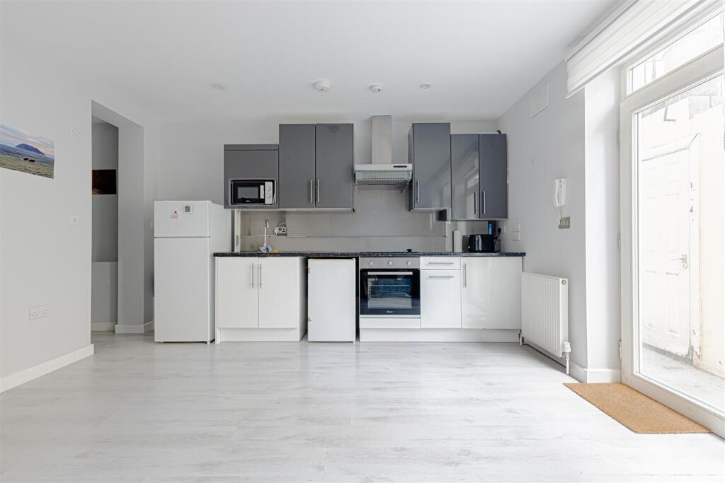 Elizabeth Ave (6).jpg