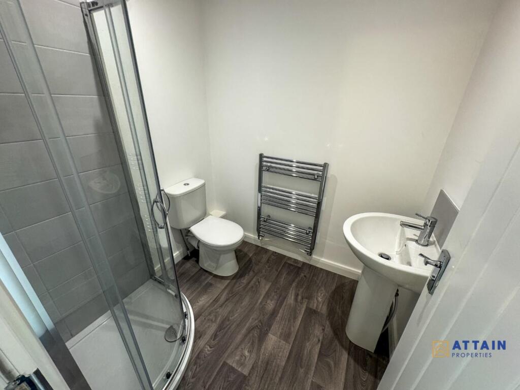 Bathroom 2.jpg