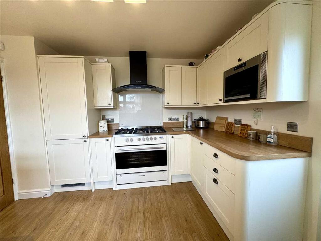 BREAKFAST KITCHEN